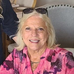 Meet your Posher, Janet